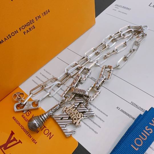 LV Necklace 11lyh365